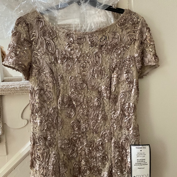 Gown - Picture 1 of 5